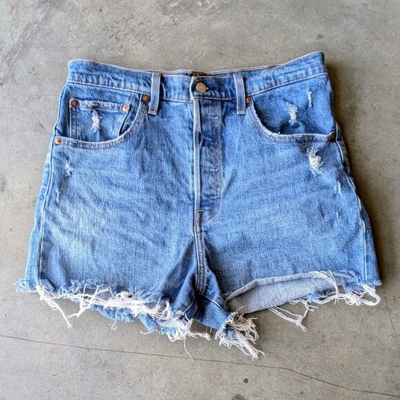Levi's Blue Denim High Rise Distressed Ribcage Short size 30 - Picture 1 of 9